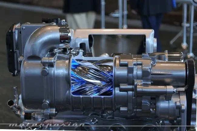 Motores con Doble Sobrealimentación: Turbo y Mecánica al Máximo - Cómo funciona un turbocompresor en un motor diésel combinación motor mecanico y turbocompresor - Cómo funciona un turbocompresor en un motor diésel
