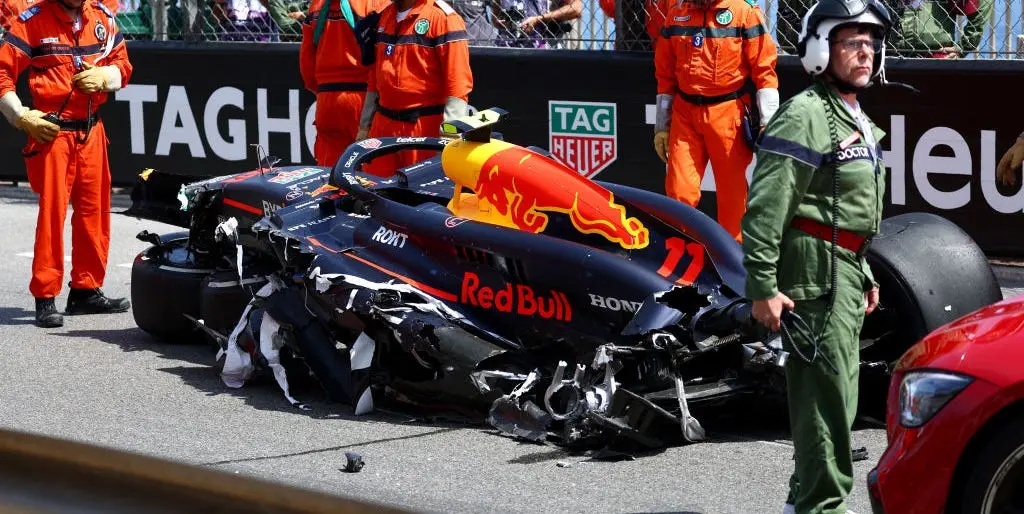 Accidente de Checo Pérez en Mónaco y otros incidentes en la Fórmula 1 - Quién se chocó en Mónaco accidente de mecanico en monaco - Quién se chocó en Mónaco
